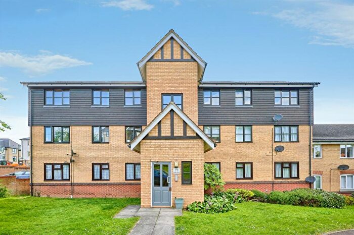 2 Bedroom Flat For Sale In Horn Book, Saffron Walden, CB11