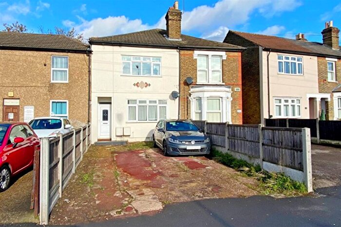 2 Bedroom Property For Sale In Brentwood Road, Romford, RM1