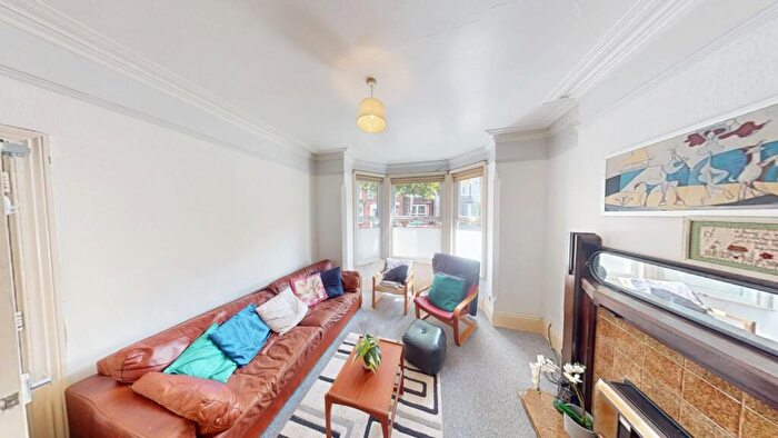 5 Bedroom Semi-Detached House To Rent In Derby Grove, Lenton, Nottingham, NG7