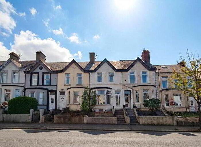 3 Bedroom Mid Terraced House For Sale In Ballygomartin Road, Belfast, BT13