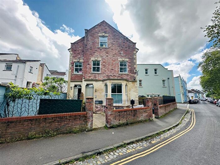 2 Bedroom Property For Sale In Hill Avenue, Bristol, BS3