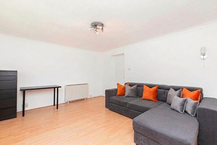 2 Bedroom Flat To Rent In Foster Street, Hendon, (Inclusive Of Water), NW4
