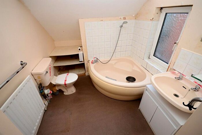 1 Bedroom Flat For Sale In Kells Lane, Low Fell, NE9