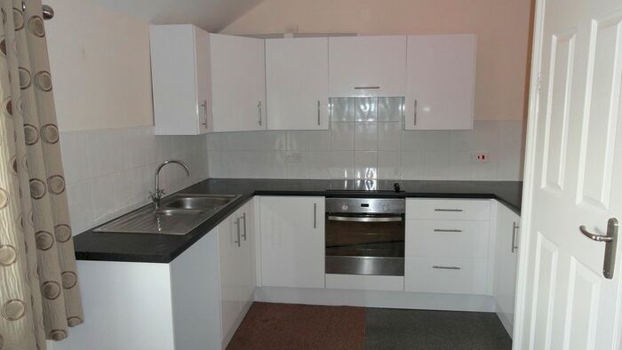 1 Bedroom Flat To Rent In Queen Marys Road, New Rossington, Doncaster, DN11