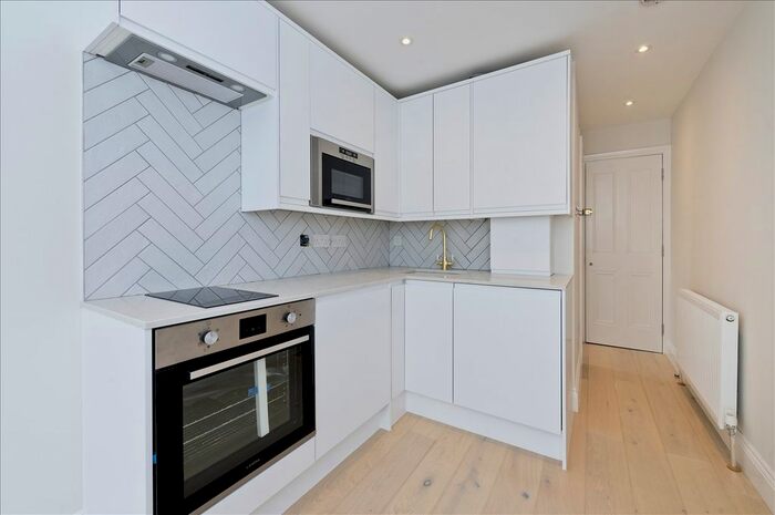 1 Bedroom Studio To Rent In Davisville Road, London, W12