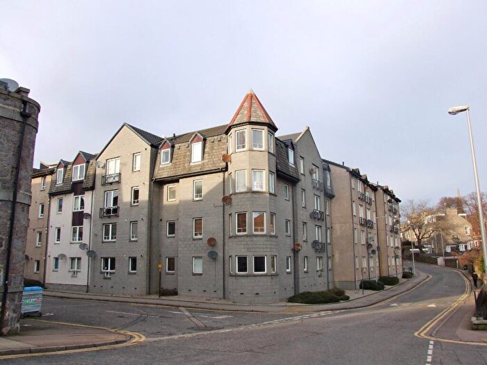 2 Bedroom Flat To Rent In Strawberry Bank Parade, The City Centre, Aberdeen, AB11