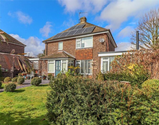 3 Bedroom Detached House For Sale In St. Annes Close, Goodworth Clatford, Andover, Hampshire, SP11