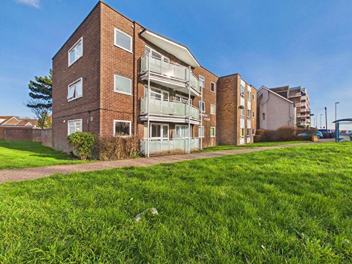 1 Bedroom Flat For Sale In Western Road, Lancing, BN15