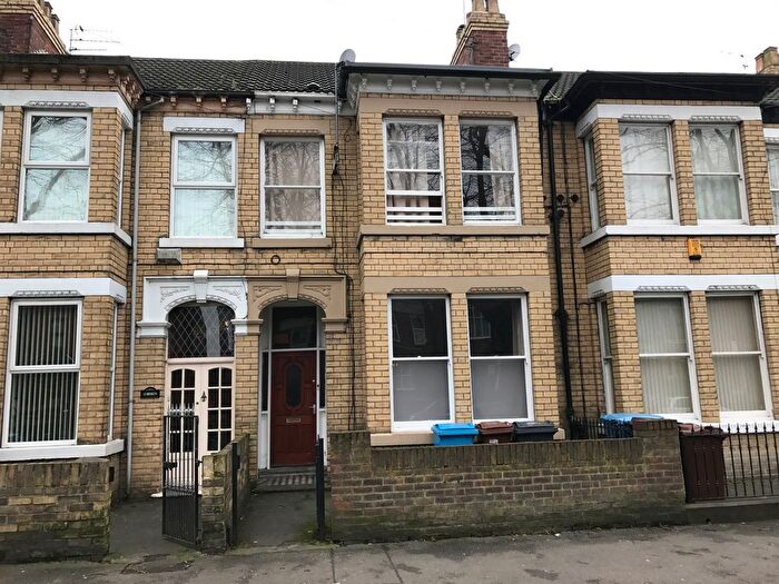 3 Bedroom Terraced House To Rent In Boulevard, Hull, HU3