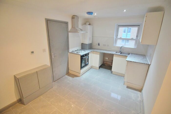 4 Bedroom Flat To Rent In Kings Cross Road, London WC1X