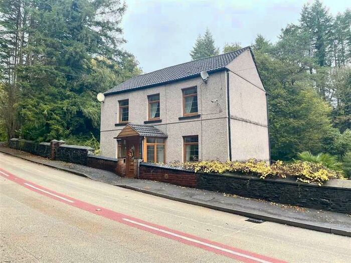 3 Bedroom Detached House For Sale In Cwmbach Road, Llanelli, SA15