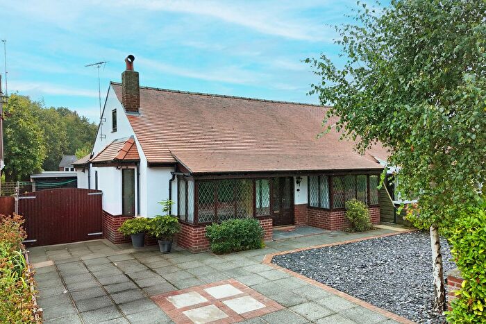 4 Bedroom Semi-detached Bungalow For Sale In Glenway, Penwortham, PR1