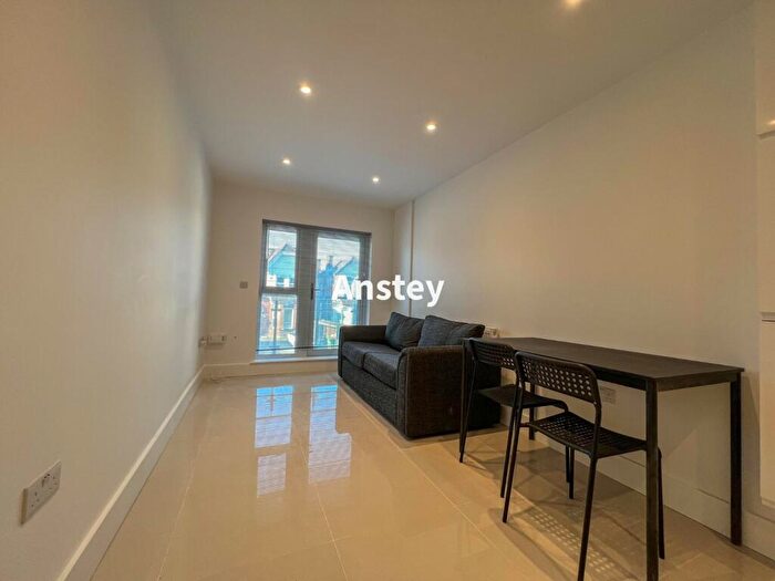 2 Bedroom Flat To Rent In Portswood Road, Southampton, SO17