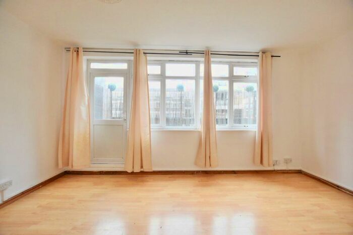 3 Bedroom Flat To Rent In Cullum Welch Court, N1