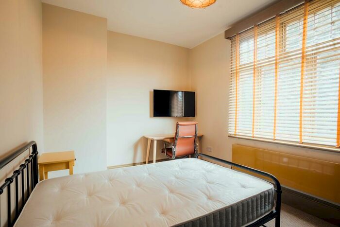2 Bedroom Flat To Rent In Forest Road, Loughborough, LE11