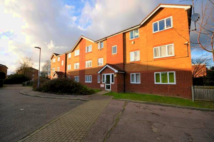 1 Bedroom Flat To Rent In Lewis Way, Dagenham, RM10