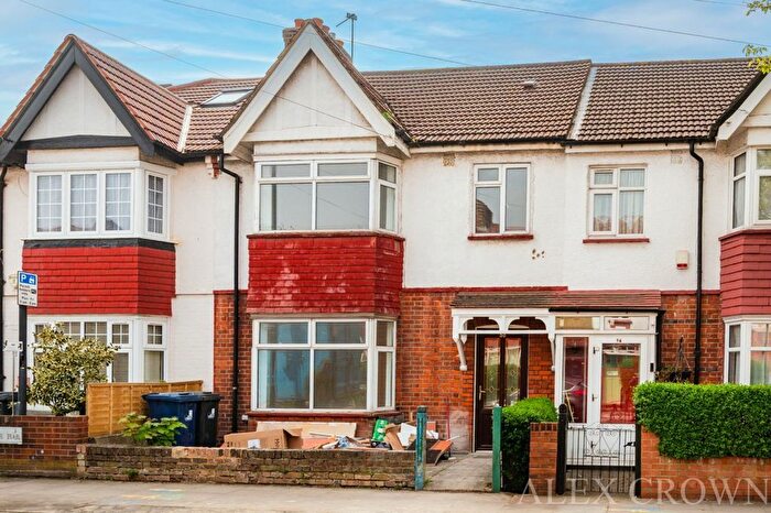 4 Bedroom Terraced House To Rent In Drayton Bridge Road, London, W7