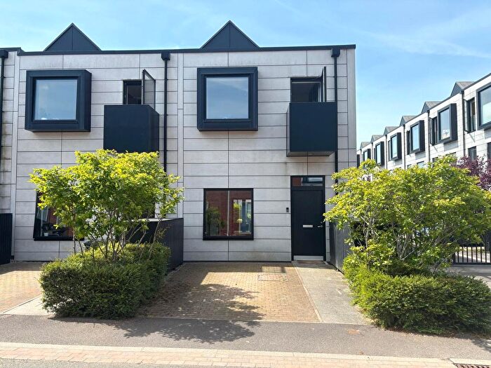 2 Bedroom End Of Terrace House For Sale In South Loop Park, Birmingham, B16