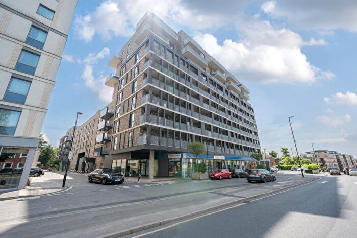 1 Bedroom Apartment To Rent In Windsor Road, Slough, Berkshire, SL1
