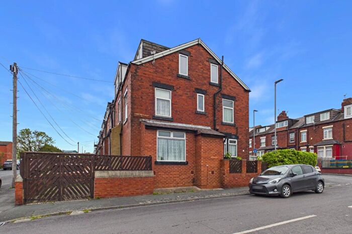 3 Bedroom End Of Terrace House For Sale In Everleigh Street, Leeds, West Yorkshire, LS9