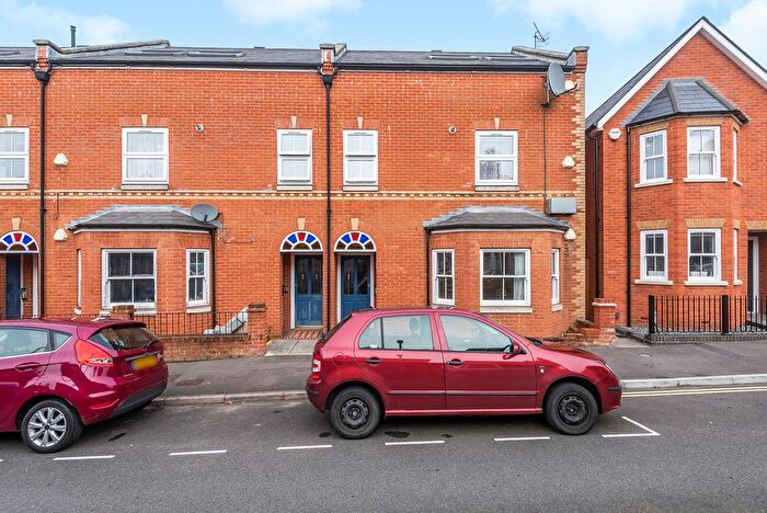 3 Bedroom Flat To Rent In Queens Road, Guildford, GU1