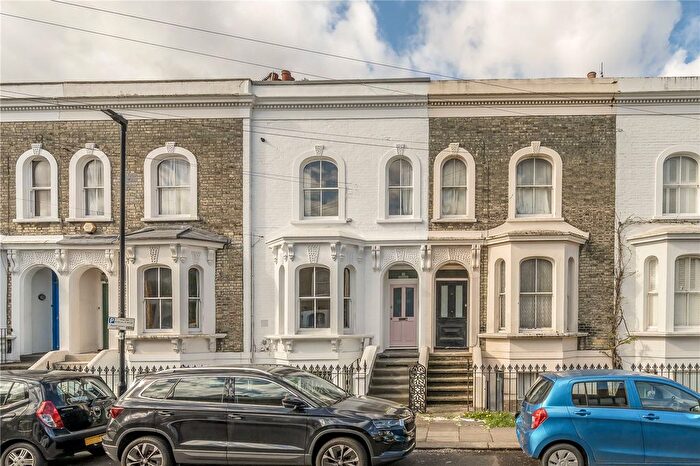 2 Bedroom Flat To Rent In Mayall Road, London, SE24