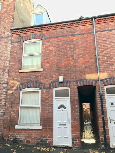 3 Bedroom Terraced House To Rent In Hart Street, Nottingham, NG7