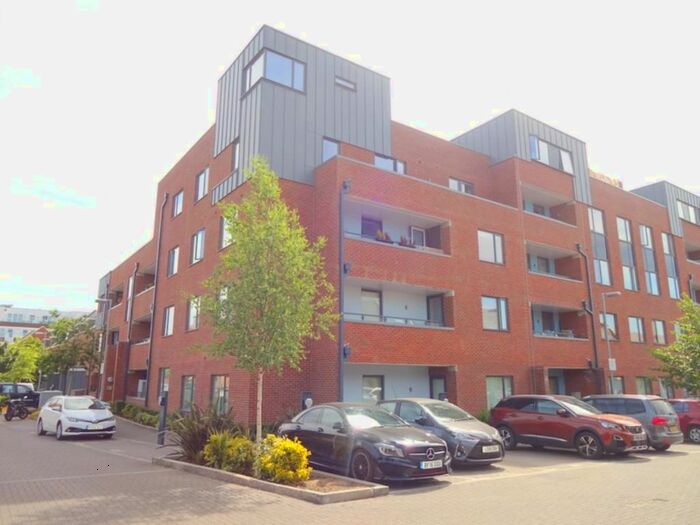 2 Bedroom Flat To Rent In Appelbee Court, Harrow Weald, Middesex HA3