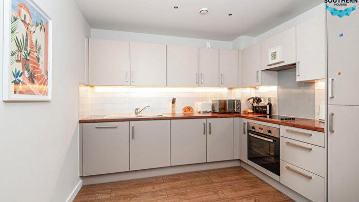 1 Bedroom Flat For Sale In Riverlight Quay, Battersea, London, , Battersea, London, SW11