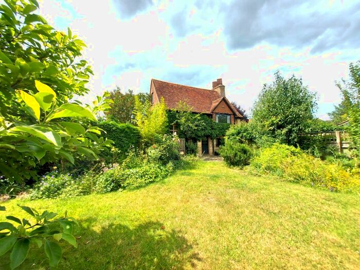 4 Bedroom Semi-Detached House To Rent In Manor Cottage, Post Office Lane, Whitchurch, HP22