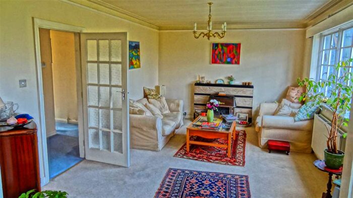 1 Bedroom Flat To Rent In Montpelier Court, Montpelier Road, Ealing, W5