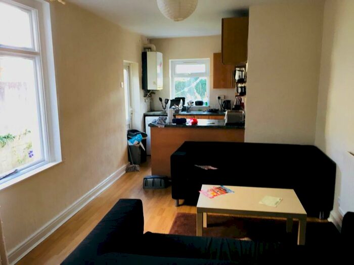 4 Bedroom House To Rent In Mackintosh Place, Roath, CF24