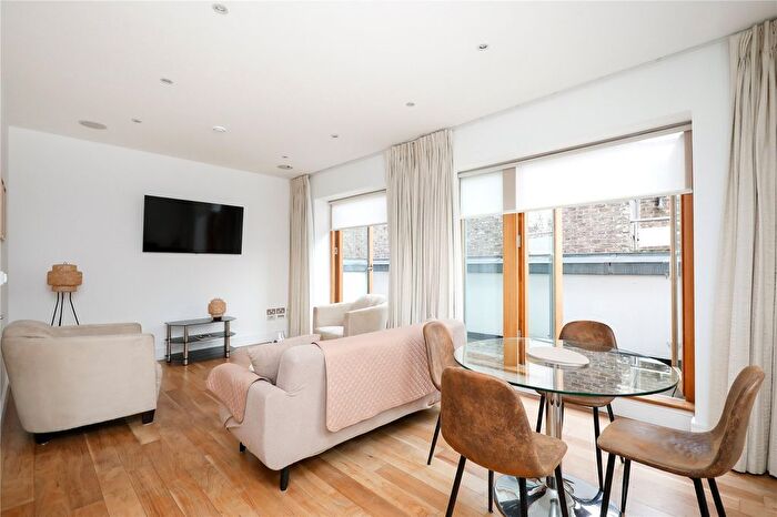 2 Bedroom Flat To Rent In Upper Richmond Road, Putney, London, SW15