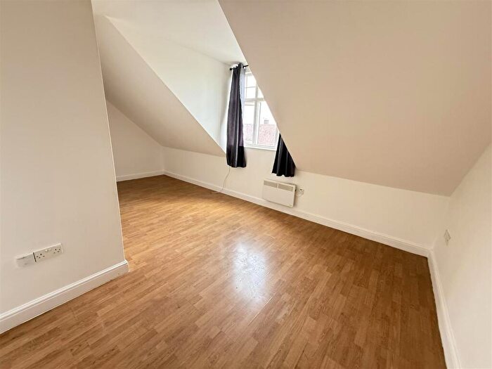 1 Bedroom Flat To Rent In Grace Road, Titpon, DY4