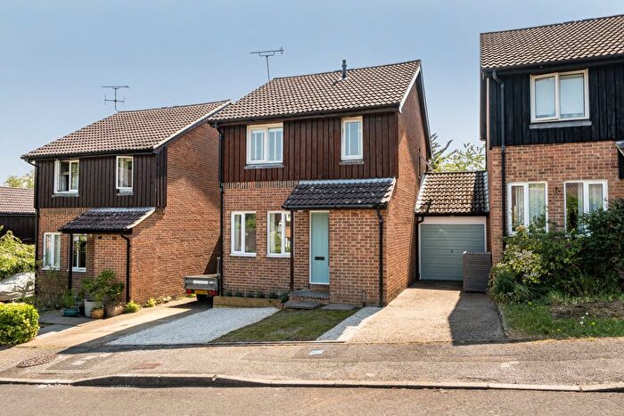 3 Bedroom Detached House For Sale In Rances Way, Winchester, SO22