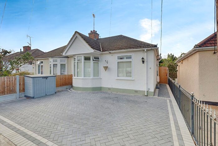 2 Bedroom Semi-Detached Bungalow For Sale In Southfield Drive, Benfleet, SS7
