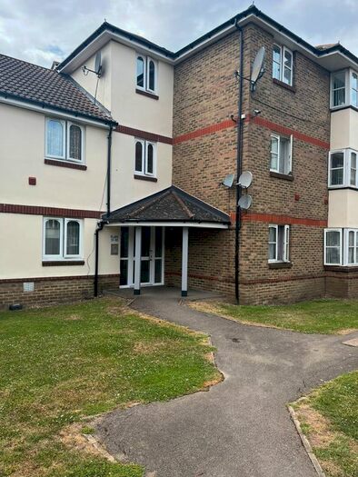 1 Bedroom Flat To Rent In Stirling Grove, Hounslow, TW3