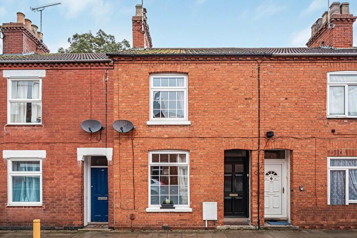 3 Bedroom Terraced House For Sale In St, Giles Street, New Bradwell, Milton Keynes, MK13