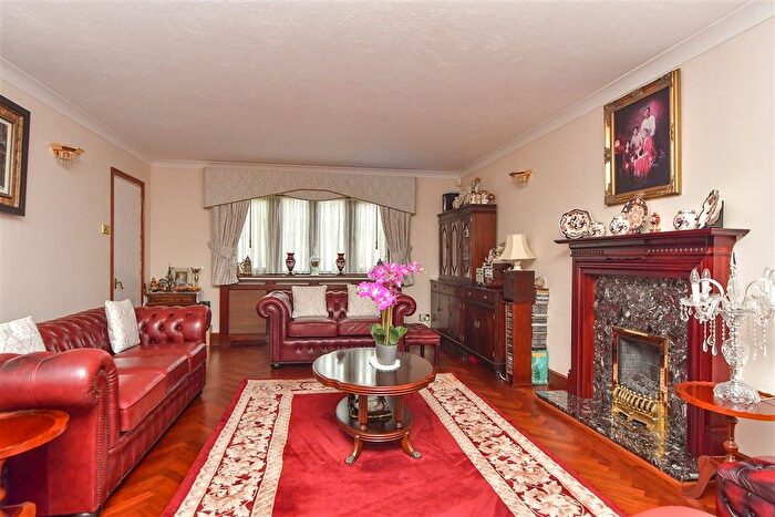 4 Bedroom Detached House For Sale In Seaside Avenue, Minster-On-Sea, Sheerness, Kent, ME12