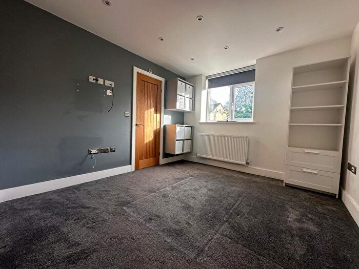 2 Bedroom Flat To Rent In Arthur Grove, Bradford Road, Birstall, Batley, WF17