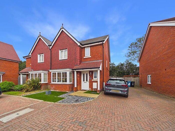 3 Bedroom Semi Detached House To Rent In Ivan Blatny Close, Ipswich, Suffolk, IP3