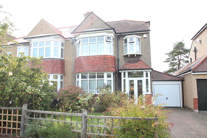 3 Bedroom Semi-Detached House To Rent In Greencourt Gardens, Croydon, CR0