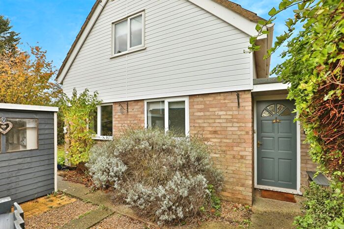 3 Bedroom Detached House For Sale In Orchard Way, Wymondham, NR18