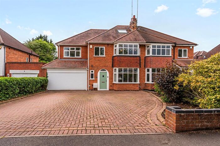 4 Bedroom Semi-Detached House For Sale In Ladbrook Road, Solihull, B91
