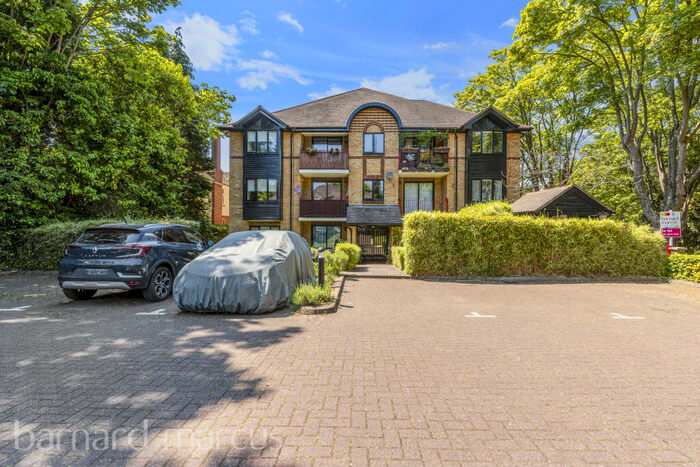 1 Bedroom Flat To Rent In The Downsway, Sutton, SM2