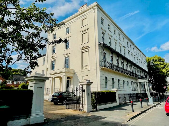 3 Bedroom Flat To Rent In Newbold Terrace, Leamington Spa, CV32