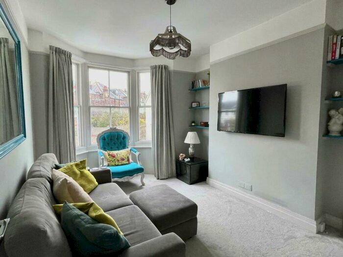 2 Bedroom Flat To Rent In Grantham Road, Brighton, BN1