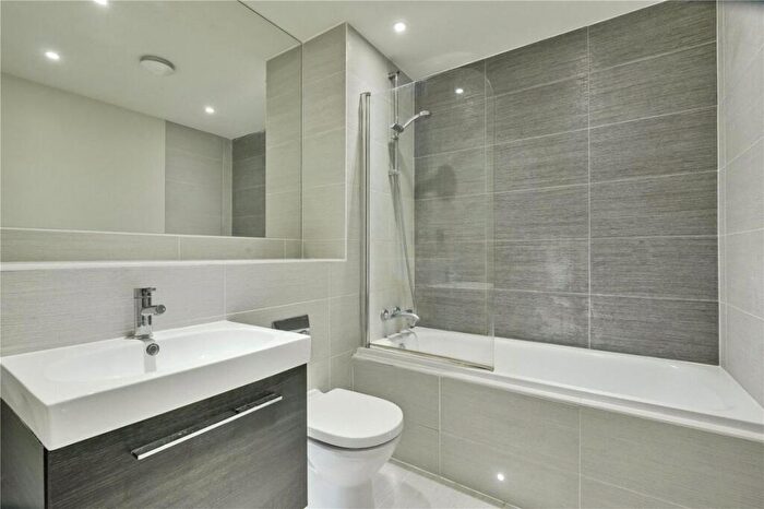 1 Bedroom Flat To Rent In Lyon Road, Walton-on-Thames, KT12