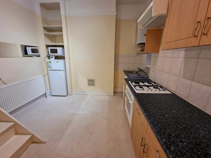 1 Bedroom Flat To Rent In Clissold Crescent, London, N16