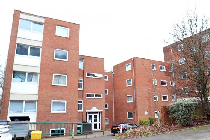2 Bedroom Flat To Rent In Moulton Rise, Luton, LU2
